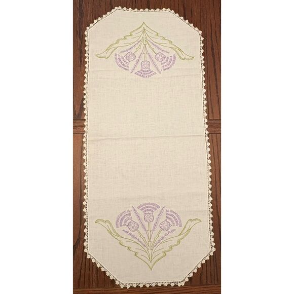 LOT of 4 Heavily Embroidered Table Runners Dresser Scarf 50s Vintage Linens - Picture 10 of 11